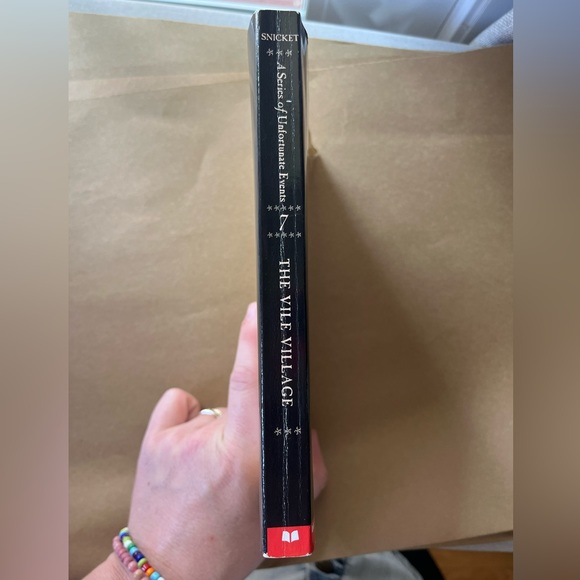 The Vile Village Book #7: A Series of Unfortunate Events - Picture 3 of 4